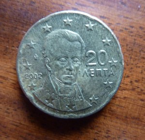 Die einzige Griechen-Münze in meiner Geldbörse ist ein 20-Cent-Stück mit dem Porträt des ersten Griechen-Präsidenten Ioannis Kapodistrias (1776-1831). Ich werde 20 Cent und noch ein bisschen mehr an ein Hilfsprojekt für die Menschen in Griechenland spenden. Wahrscheinlich an aerztederwelt.org